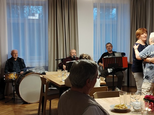 Posezení s hudbou 4